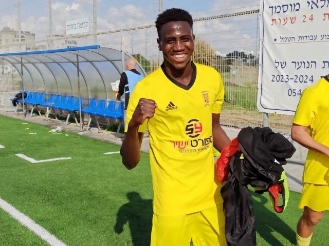 אדם שקוראללה (אלון יהודיוף)